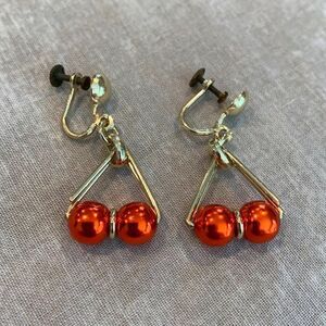 Lovely Burnt Orange bead screwback earrings, Vintage